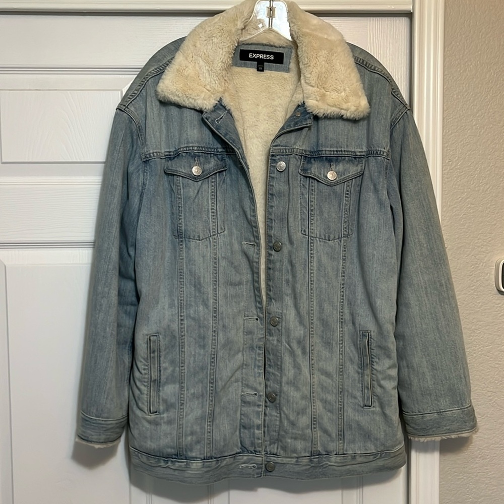 EXPRESS faux fur long line trucker denim jacket sz M/L